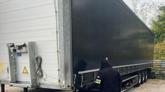 Policjanci odzyskali naczepę za prawie 100 tys. złotych