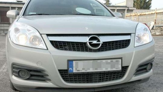 Policjanci ponad przepisami. Wyprzedzali na trzeciego, podwójnej ciągłej i pasach