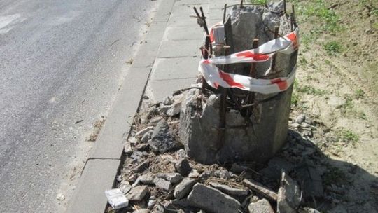 Policjanci szukają świadków wypadku na ul. Głębokiej