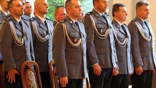 Policjanci z  Puław odebrali nagrody i awanse