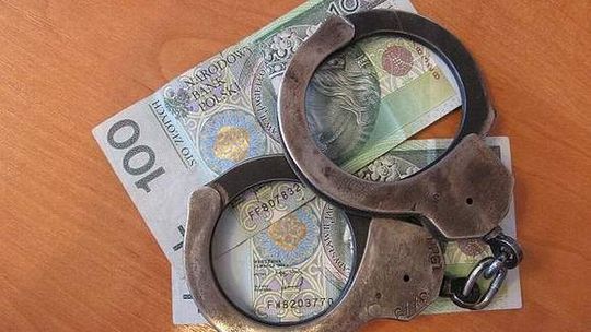 Policjanci z Radomia oskarżeni o branie łapówek 