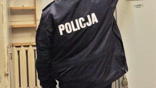 Policjanci z Ryk pobili zatrzymanego 70-latka? Odpowiedź policji na zarzuty RPO