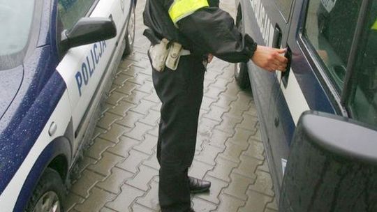 Policjant bił żonę. Mężczyzna chce się poddać karze