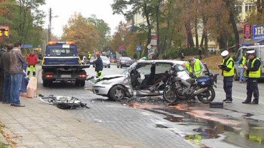 Policjant na motocyklu zginął w wypadku. Był na służbie (wideo)