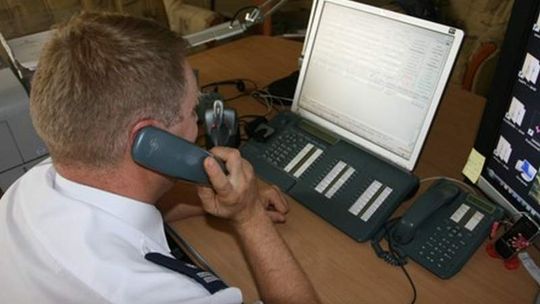 Policjant pomógł uratować 5-latka. Instruował opiekuna przez telefon