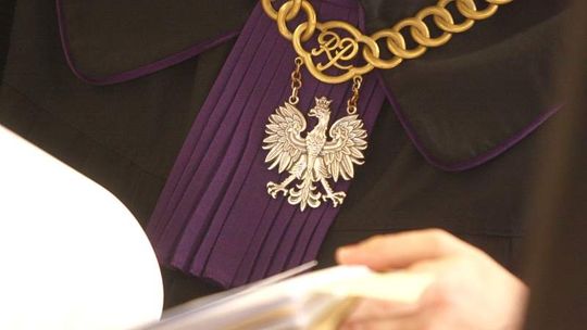 Policjant poprosił kuzyna o przysługę. Skazany na 8 miesięcy