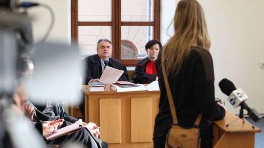 Policjant raził paralizatorem, inni patrzyli? Kolejni świadkowie potwierdzają zarzuty