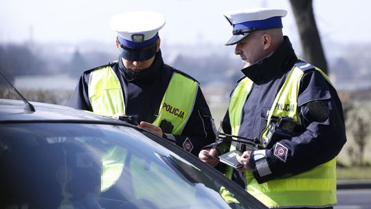 Policyjna akcja „NURD” na drogach w regionie.  Blisko 2,2 tys. wykroczeń w ciągu dnia