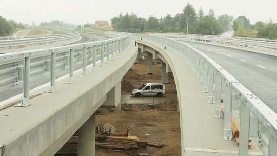 Poligonowa: Drogowcy otworzą oba wiadukty