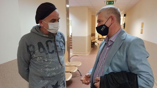 „Polister Duszambr”. Wyrok w głośnej sprawie. Znany artysta kontra urzędnik