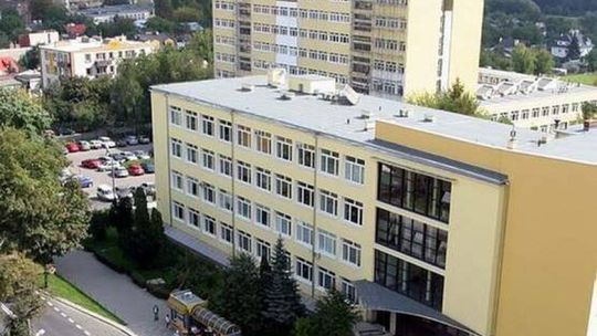 Politechnika nie potrzebuje już budynku przy Okopowej. Chce go sprzedać