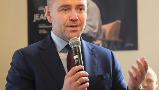 Politolodzy o pierwszym roku prezydentury Karola Nawrockiego. „Próba równowagi” czy „zakłócanie pracy rządu”?