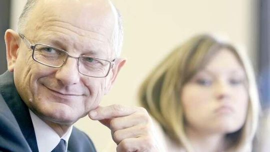 Politolog: Żuk ryzykuje ws. uchodźców, nie może zlekceważyć obaw mieszkańców