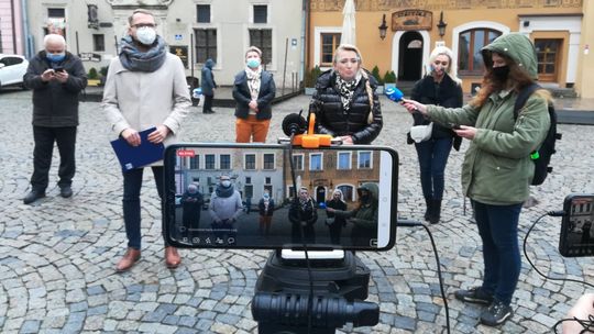 Politycy Koalicji Obywatelskiej krytykują rząd. „Te decyzje są jak rosyjska ruletka”