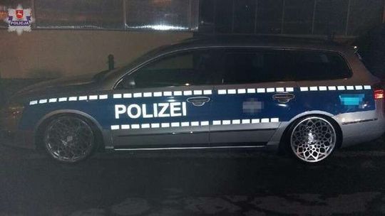 POLIZEI w Lublinie. 33-latek jeździł własnym "radiowozem"