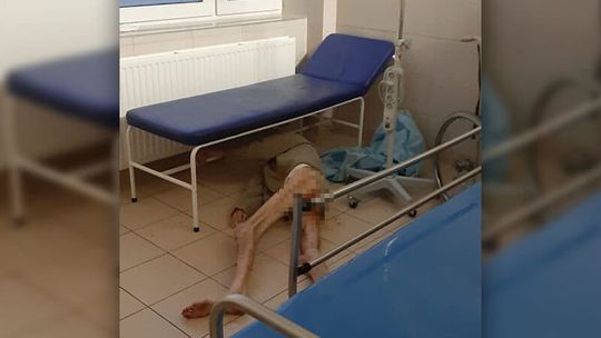 Półnagi mężczyzna leżał na podłodze w szpitalu MSWiA w Lublinie. Wołał o pomoc, ale personel miał nie reagować