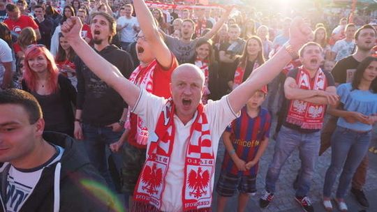 Polska - Irlandia Północna 1:0. Ogromne emocje w Strefie Kibica w Lublinie