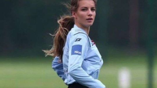 Polska sędzia piłkarska robi furorę w zagranicznych mediach