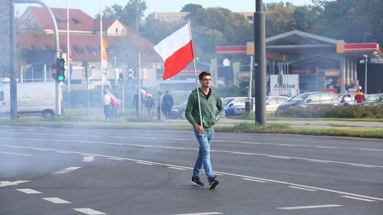 "Polska stanie": Protest rolników w Lublinie, zablokowali rondo Dmowskiego