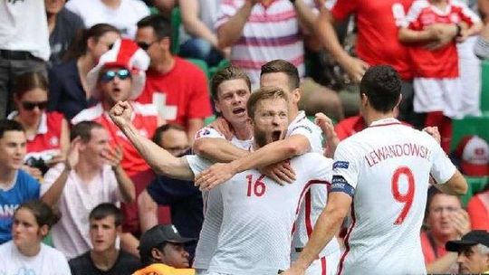 Polska w ćwierćfinale mistrzostw Europy! Zobacz karne (wideo)