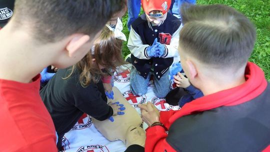 Polski Czerwony Krzyż szuka wolontariuszy. Mile widziani studenci 