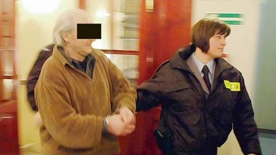 \"Polski Fritzl\" terroryzował rodzinę. To już koniec horroru
