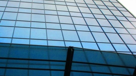 Polskie firmy płacą honorowo