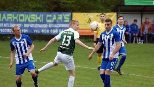 POM Iskra Piotrowice - Tomasovia 2:0. Trzy punkty za ambicję