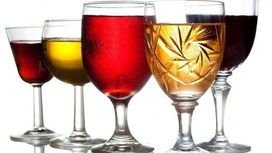 Pomimo zakazu ponad milion ludzi pije w Iranie alkohol