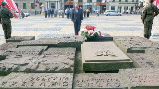 Pomnik już nie wróci na plac Litewski. Ma trafić na cmentarz