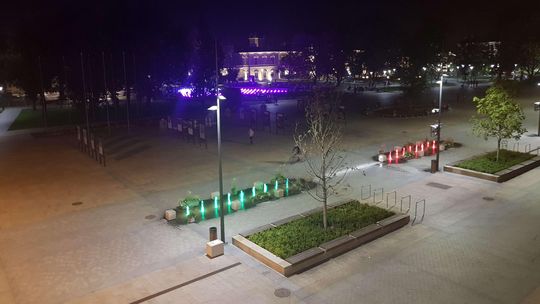 Pomnik Smoleński w centrum Lublina. Zorganizowana akcja czy żart?