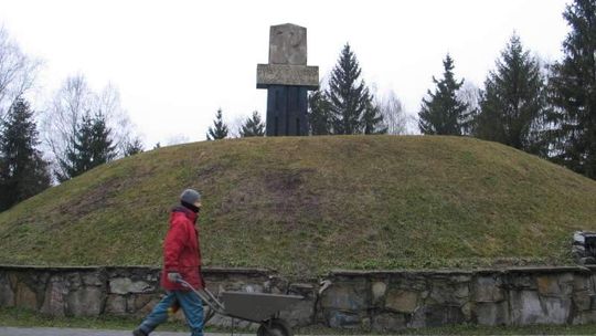 Pomnik w rozsypce. Kombatanci proszą miasto o remont