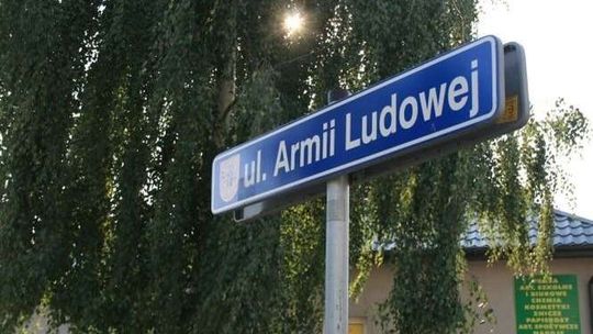 Pomniki i ulice upamiętniające PRL mają się dobrze. Nie wszyscy chcą zmian