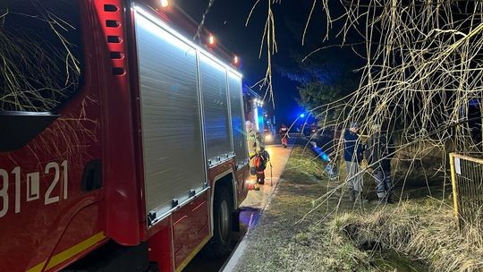 Pomoc przyszła w ostatniej chwili. Z płonącego domu uratowano trzech mężczyzn