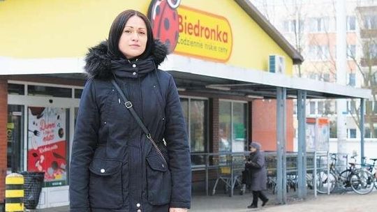Pomogła ochroniarzowi, Biedronka ją zwolniła. Sprawę zbadają śledczy