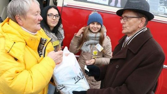 Pomóż Dzieciom Przetrwać Zimę: Była zbiórka, jest rozdawanie