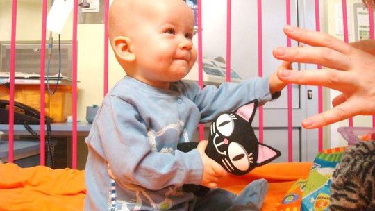 Pomóż Sarze. Idź na koncert