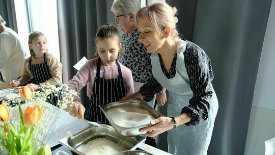 Pomysł na spędzenie czasu z dziadkami? Wspólne gotowanie