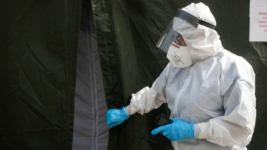 Ponad 17 tys. osób zakażonych koronawirusem w Polsce. Nie żyje kolejnych 8 chorych