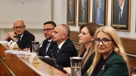 Ponad 579 mln zł na inwestycje i 162 mln zł deficytu. Rada Miasta przyjęła budżet Lublina na 2026 rok Ponad 579 mln zł na inwestycje i 162 mln zł deficytu. Rada Miasta przyjęła budżet Lublina na 2026 rok