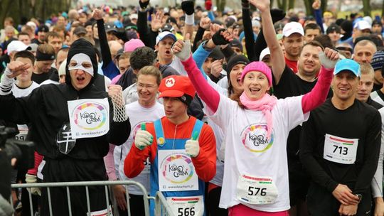 Ponad 700 osób wzięło udział w biegu \"Druga Dycha do Maratonu\" (zdjęcia, wideo)