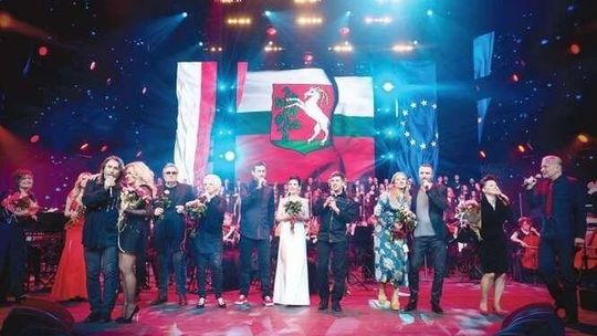 Ponad 730 tys. zł za koncert Zakochani w Lublinie. Ile dostali artyści i obsługa itd.? (lista płac)