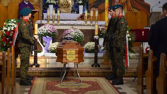 Poniatowa pożegnała majora Adama Popiołka. Miał 103 lata