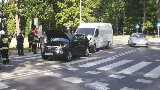 Poniatowa: Przepuszczała pieszą na przejściu, wtedy w tył auta wjechał mercedes