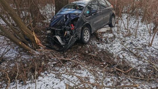 Popiła, zabrała dzieci do samochodu i ruszyła. Tak to się skończyło
