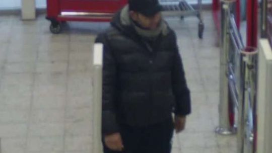 Poprosił o rozmienienie pieniędzy. Ukradł ponad 800 zł w markecie