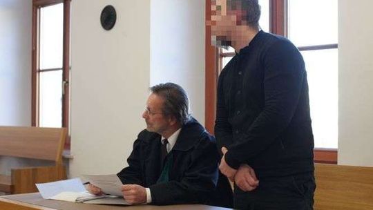 Porno z dziećmi oglądał „z ciekawości”. Ukrywał filmy przed rodziną.  Ruszył proces Piotra K.