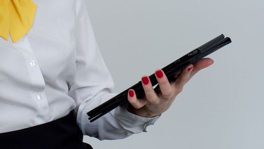 Pornografia na zdalnej lekcji w szkole w Lublinie. Uczniowie zobaczyli zamaskowaną postać