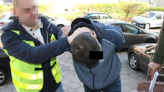 Porwali go, wywieźli do lasu i pobili. Chcieli żeby założył firmę