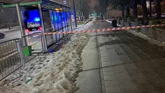 Porzucony bagaż koło szkoły. Interweniowała policja